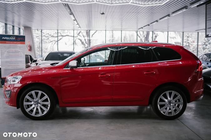 Volvo XC 60 T6 AWD Drive-E R-Design Momentum - 4