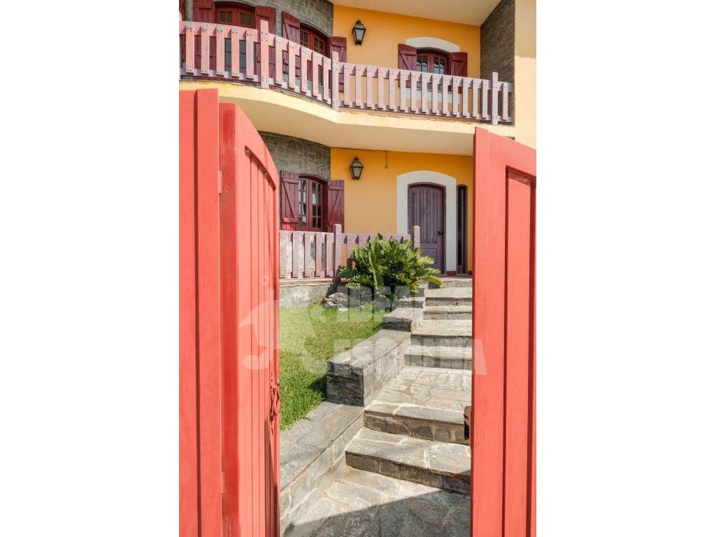 EXCELENTE MORADIA -850.000 €
 MUITO PERTO DAS PRAIAS ...
 BELVERD...-5