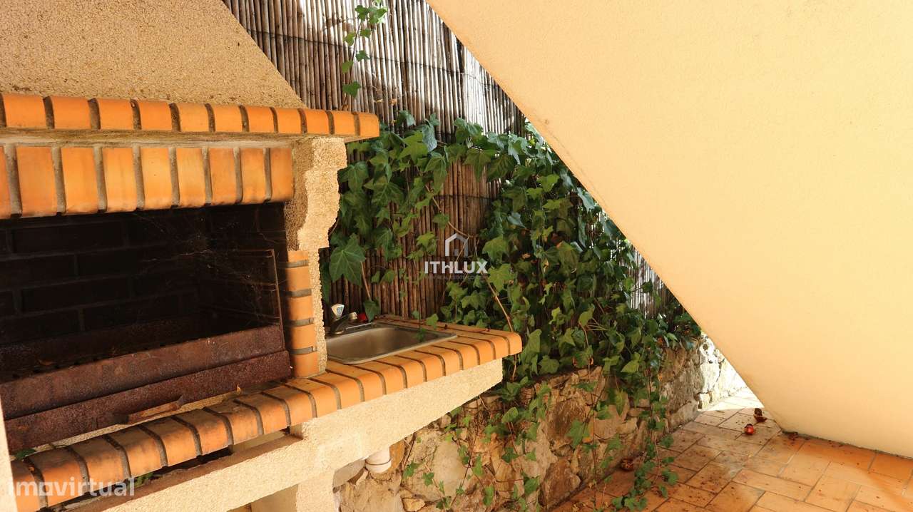 Conjunto de 2 moradias geminadas T3 (fracções autonomas) com Piscina e - Grande imagem: 4/20