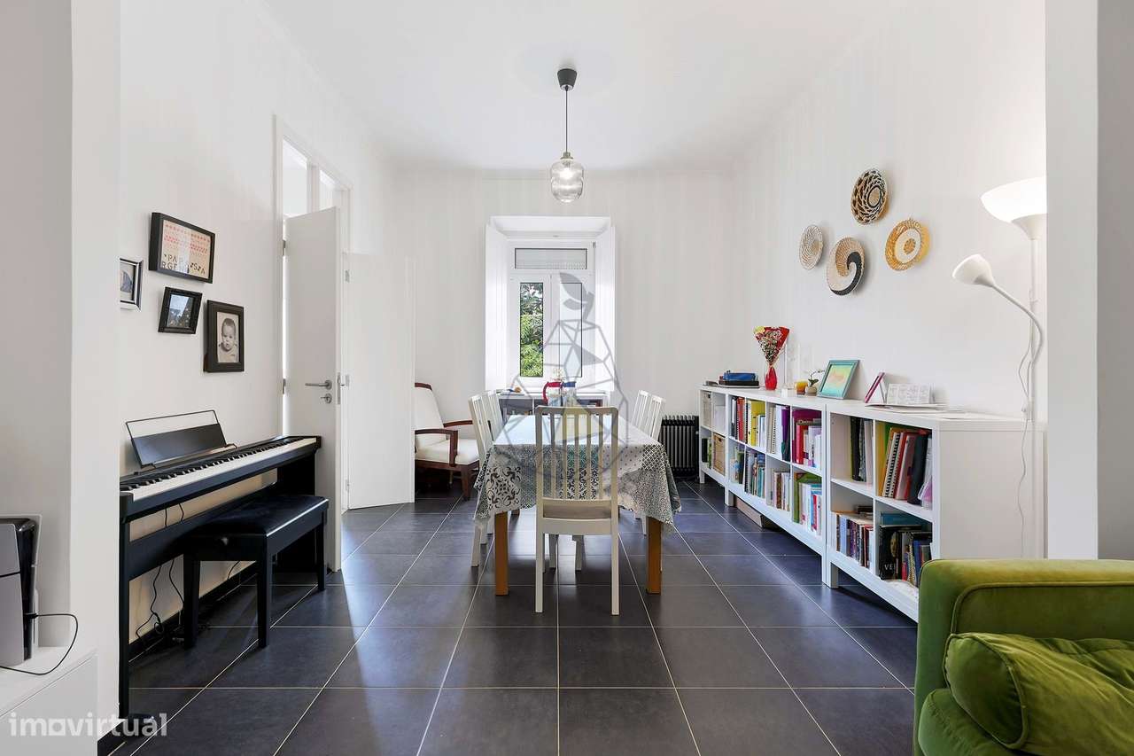 Moradia com 3 Quartos Renovada ,situada no centro da cidade de Portimã - Grande imagem: 2/48