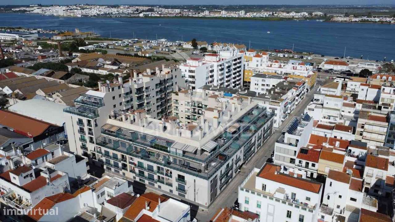 Magnífico T1, central, com um terraço, vista rio e garagem - Grande imagem: 4/33