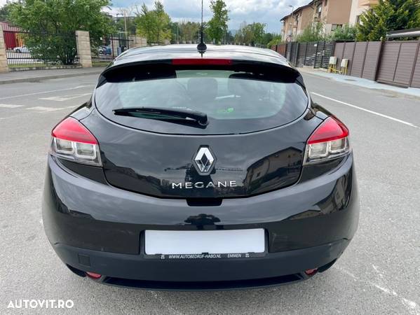 Renault Megane III Coupe 1.5 dCi Color Edition - 31
