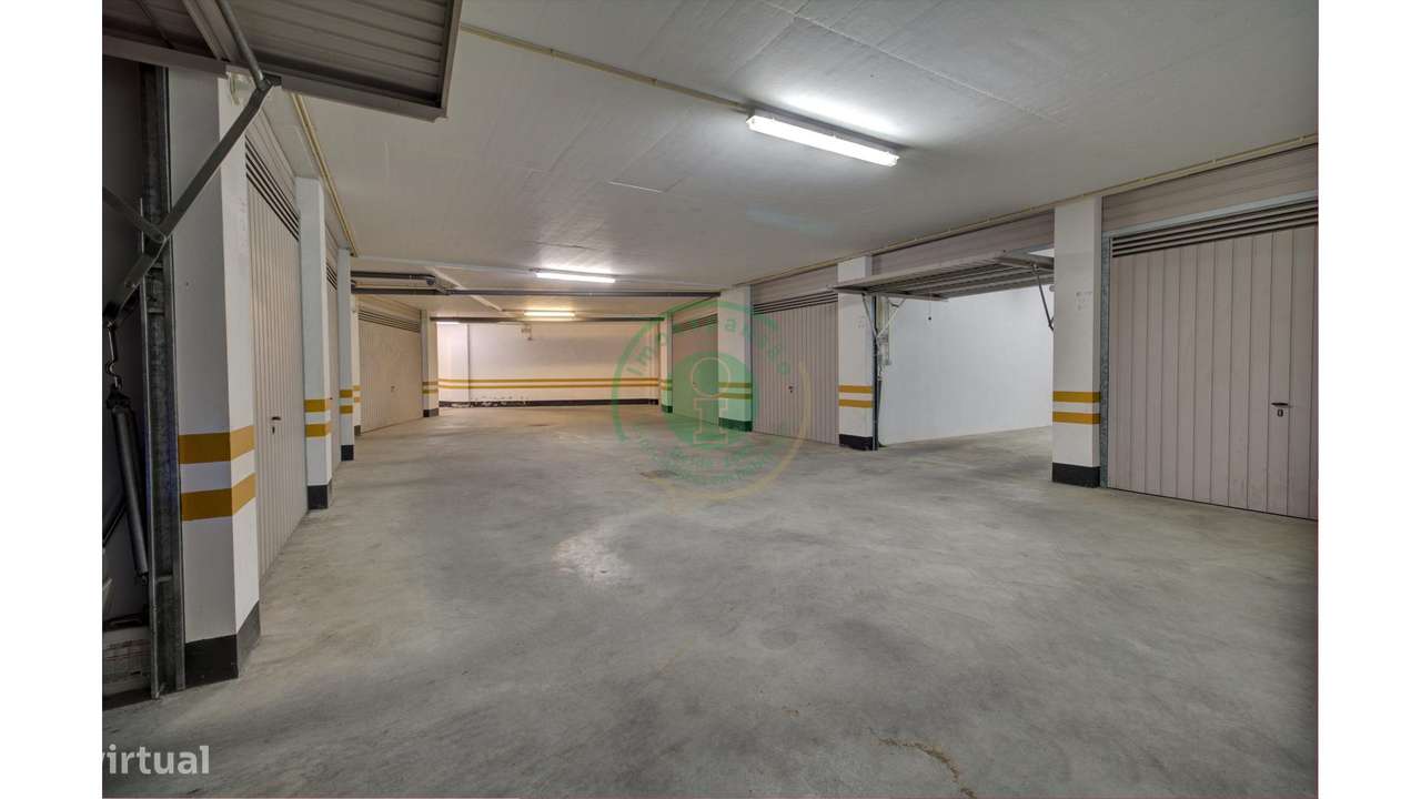 T3 com Garagem e Terraço-34