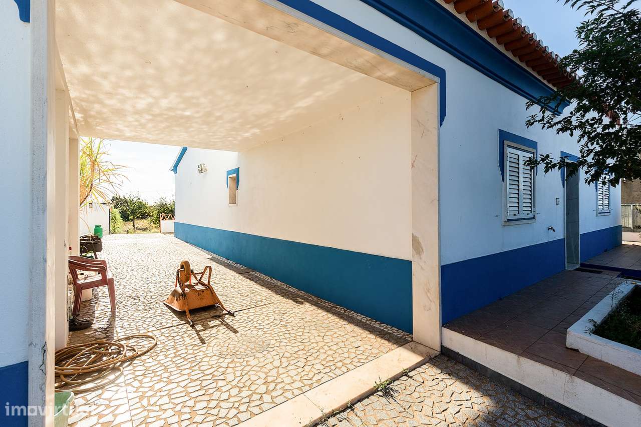 Moradia Isolada T4+2 com 245 m2 em Lote com 961 m2 na Aldeia de Nora,-34