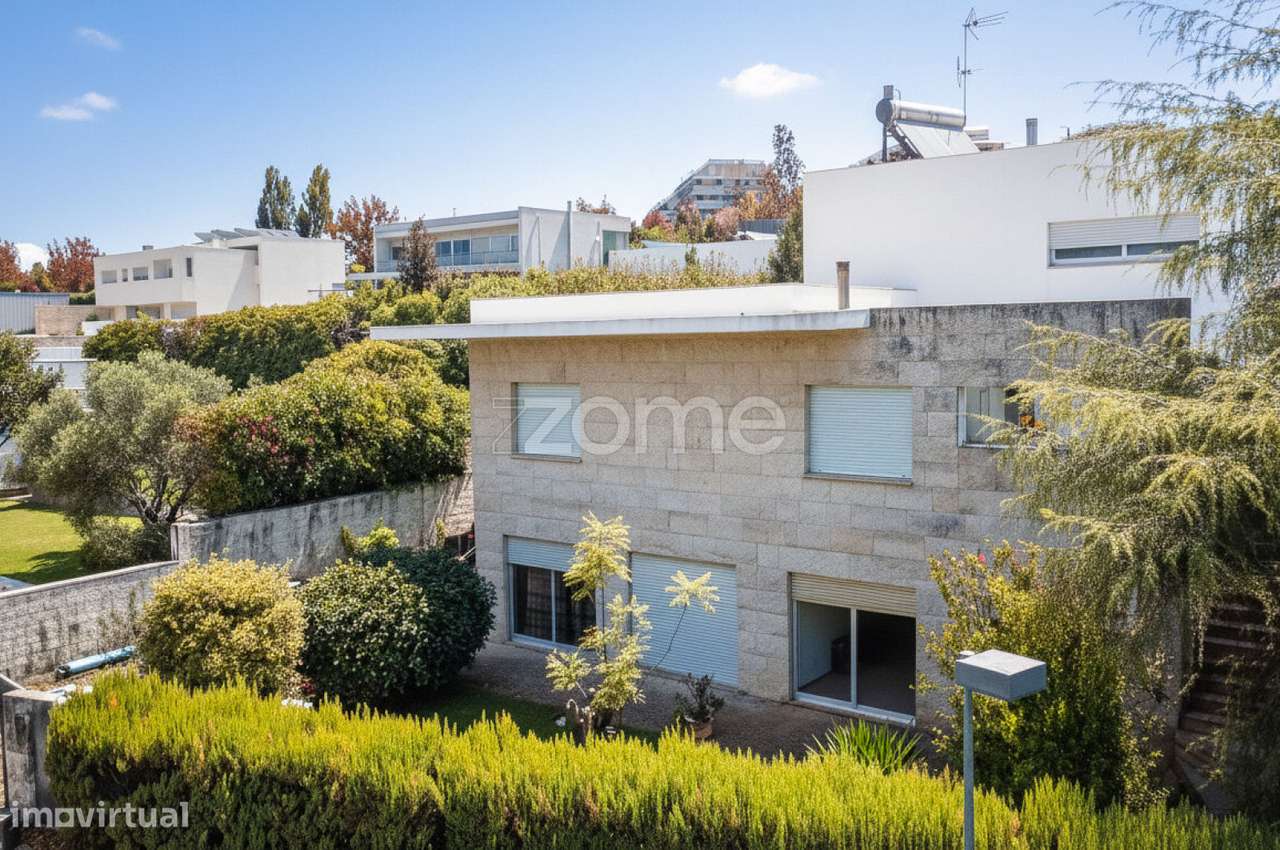 Moradia independente T4+2 na Rua Nicolau Nasoni, Maia - Grande imagem: 3/40