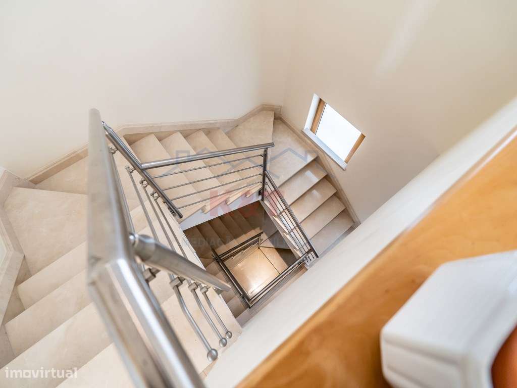 Moradia T5 de Luxo + Apartamento T3 - Lagoa-12