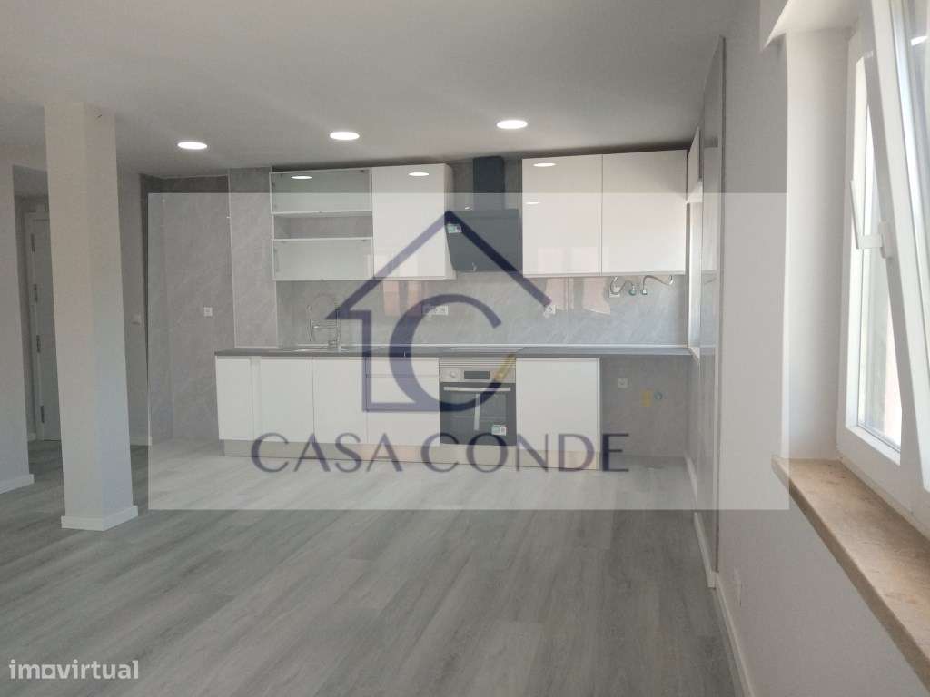 Apartamento T2 Totalmente Remodelado em Corroios-9