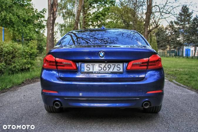 BMW Seria 5 520d Sport Line - 38