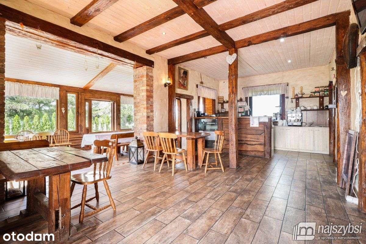 Dom z lokalem użytkowym-18