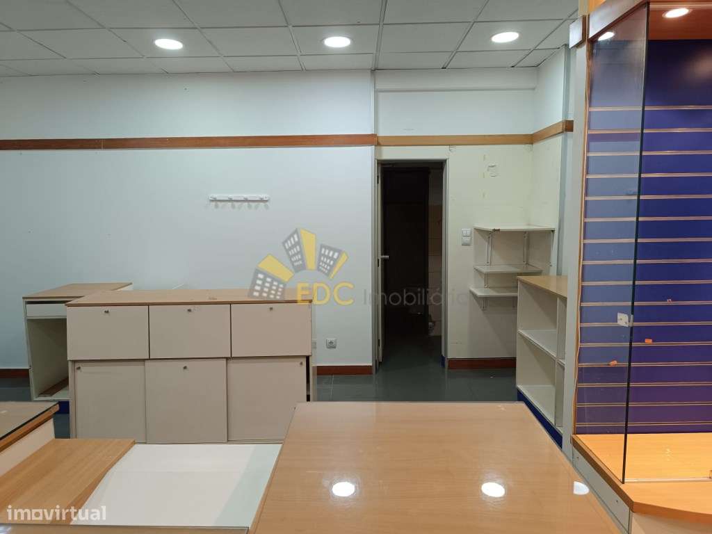 Loja localizada no Cacém de Cima ( perto da Loja do Cidadão) | Não ... - Grande imagem: 5/5