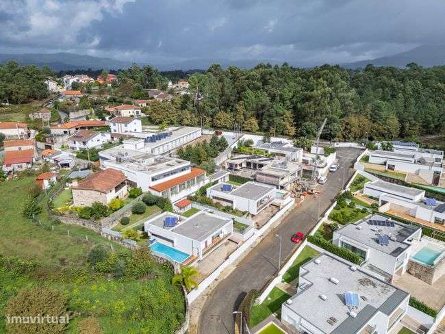 Exclusiva Moradia Individual Moderna e Luxuosa-43