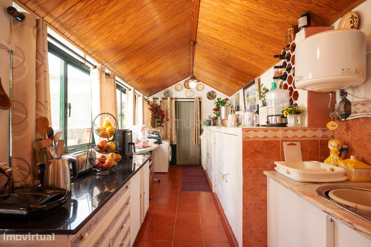 Moradia T4+1 para venda em Queijas.-10