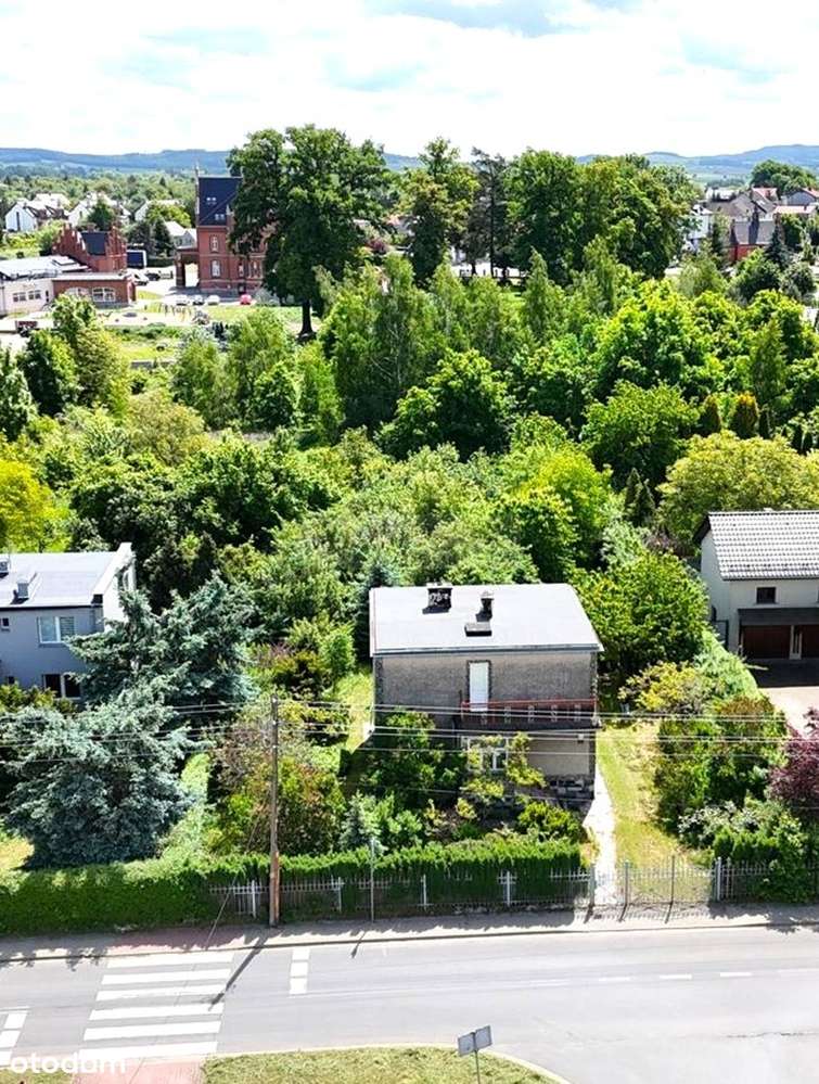 Dom wolnostojący z dużą działką w centrum miasta!-0