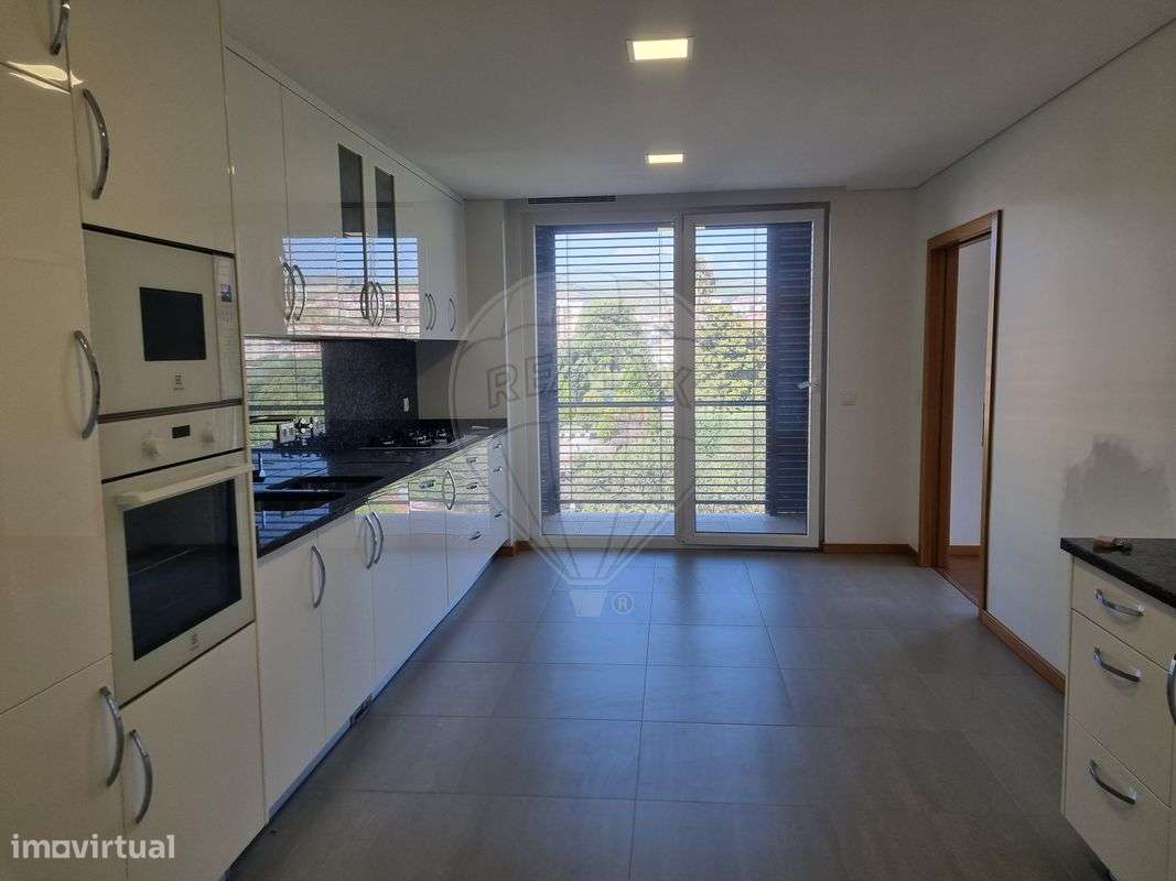 Apartamento T4 para venda-26