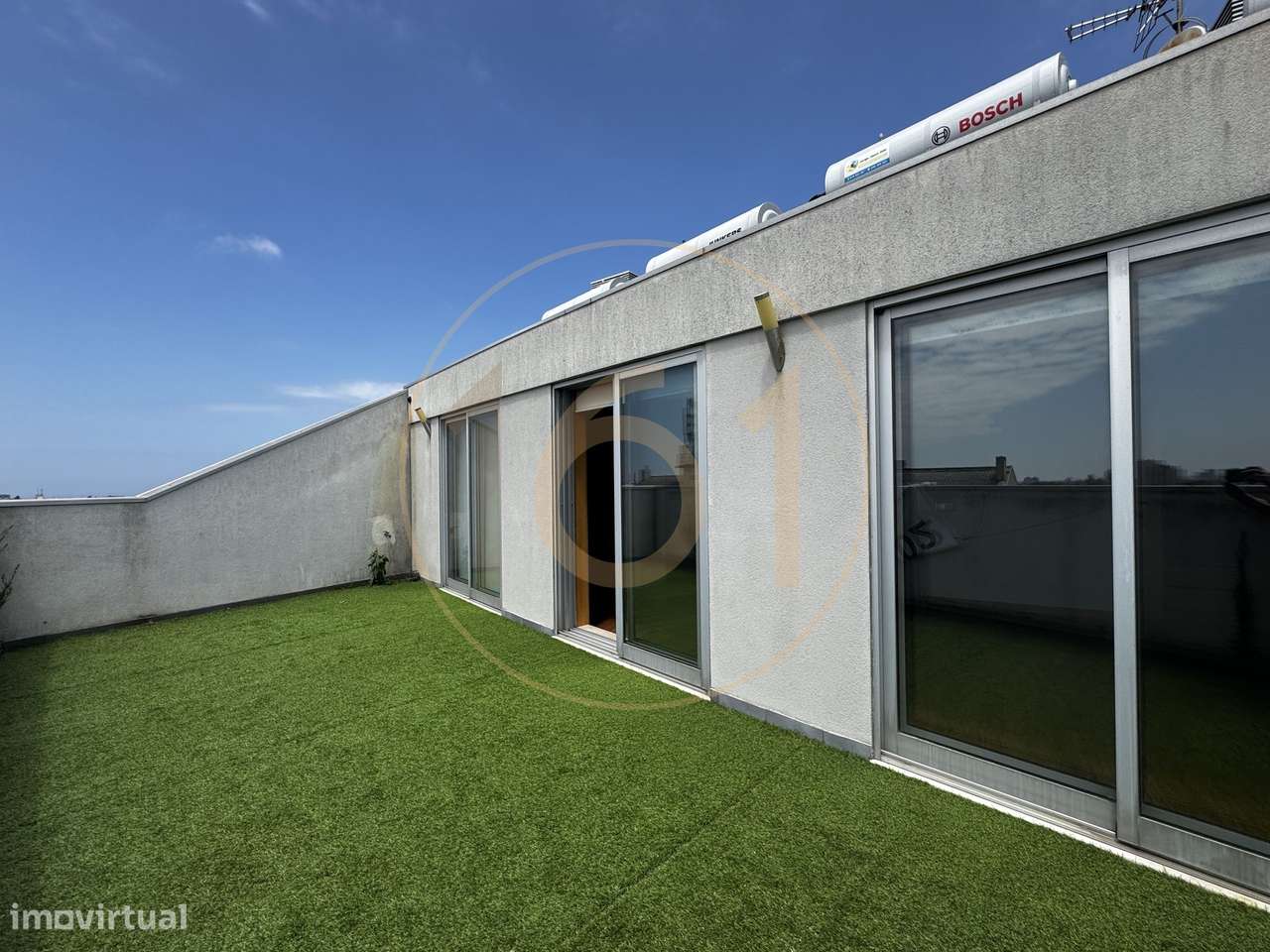Apartamento T3+1 duplex com 2 terraços e varandas-22