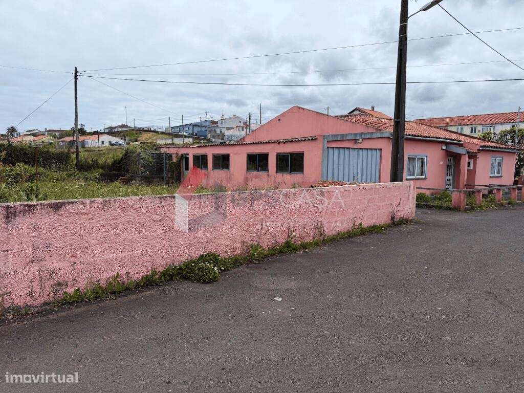 Moradia T3 com garagem e quintal-7