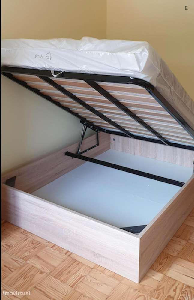 Quarto - localizado em Montarroio Coimbra - Grande imagem: 4/7