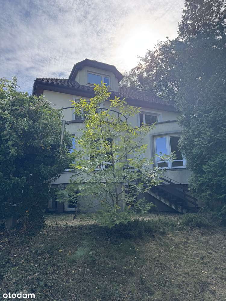 Wolnostojący, przedwojenny dom położony na Mokotowie(Wyględów)-0