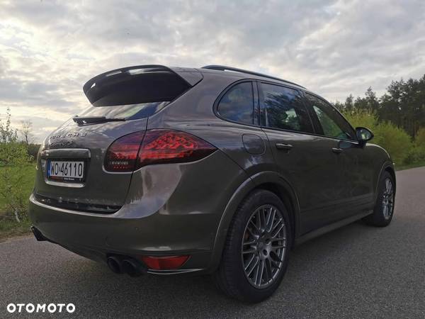 Porsche Cayenne GTS - 3