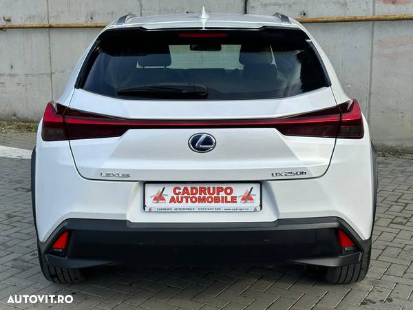 Lexus UX 250h 2.0L HEV 20H- (178 HP) 4X4 CVT Executive - 6