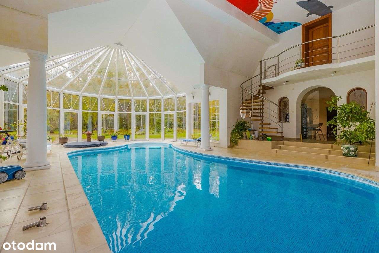 Posiadłość z hotelem i stadniną koni-6