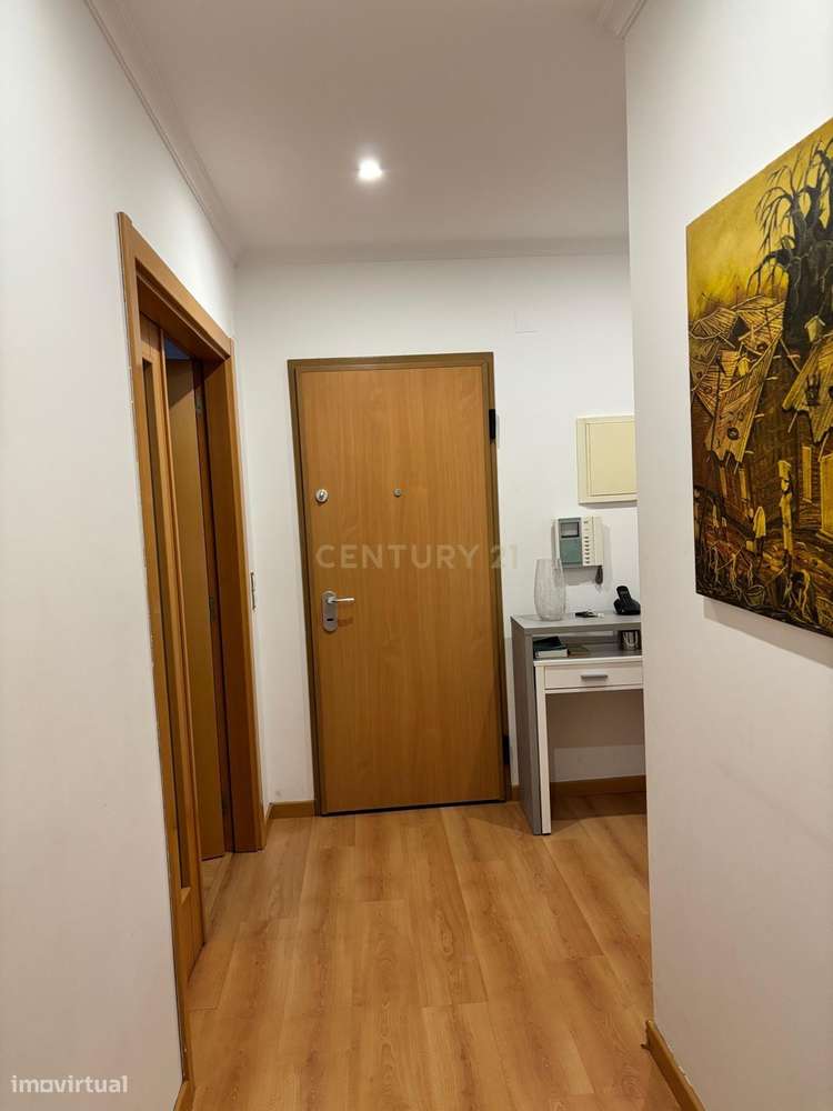 Apartamento Luxuoso com Vista Panorâmica em Montijo-5
