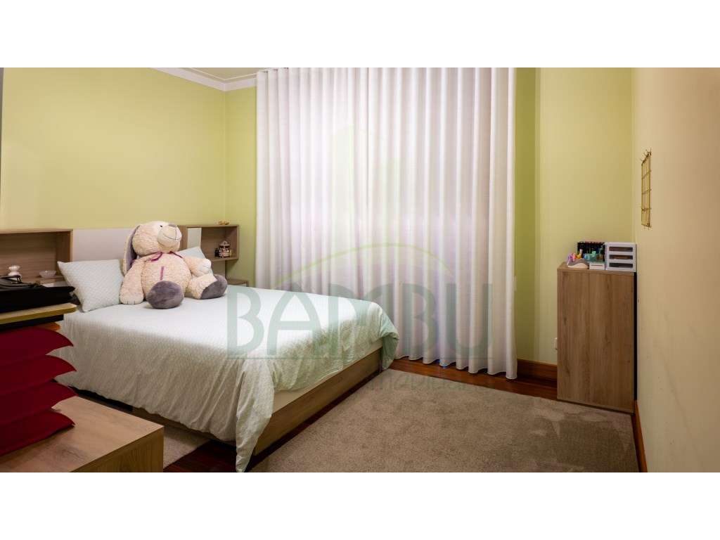 Moradia T4 térrea, com piscina, para venda em Vilar de Mouros.-25