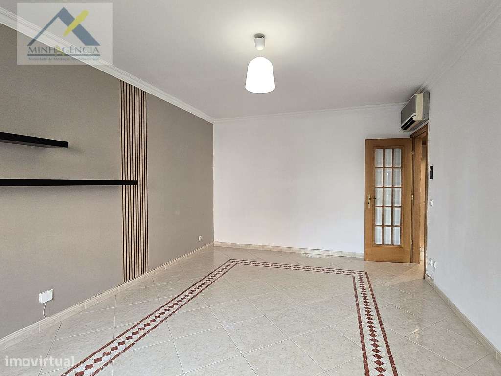 Apartamento T2 com arrecadação no Monte Belo em Setúbal - Grande imagem: 5/23