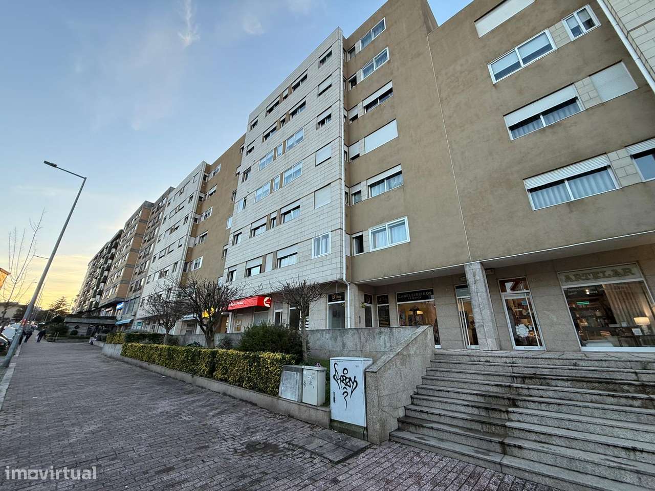 Loja c/ Grande Visibilidade em Águas Santas na Av. D. Afonso Henriques-15