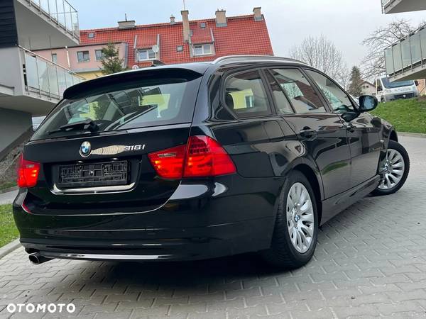 BMW Seria 3 318i Touring Edition Exclusive - 14