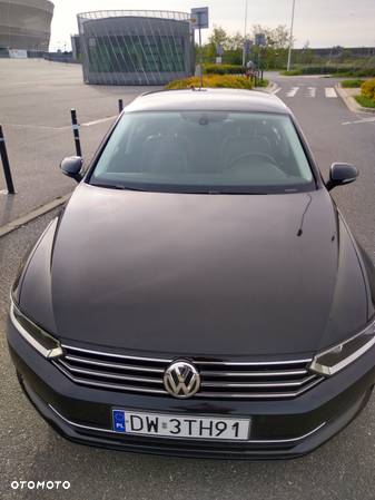 Volkswagen Passat 1.6 TDI SCR DSG Comfortline - 4