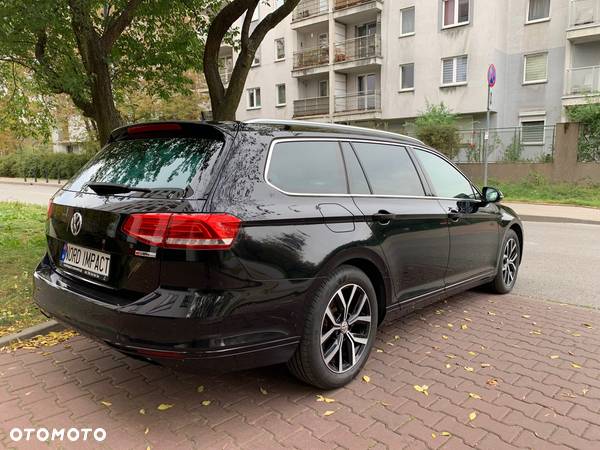 Volkswagen Passat Variant 2.0 TDI SCR DSG 4Motion Business - 4