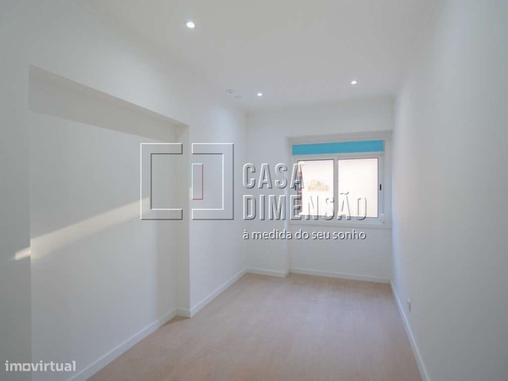 Apartamento T3 em fase de remodelação, na Amadora!!-17