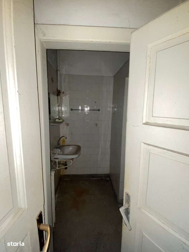 De Vanzare Vila Interbelica, 8-10 Camere, Romana - Zodiac-16