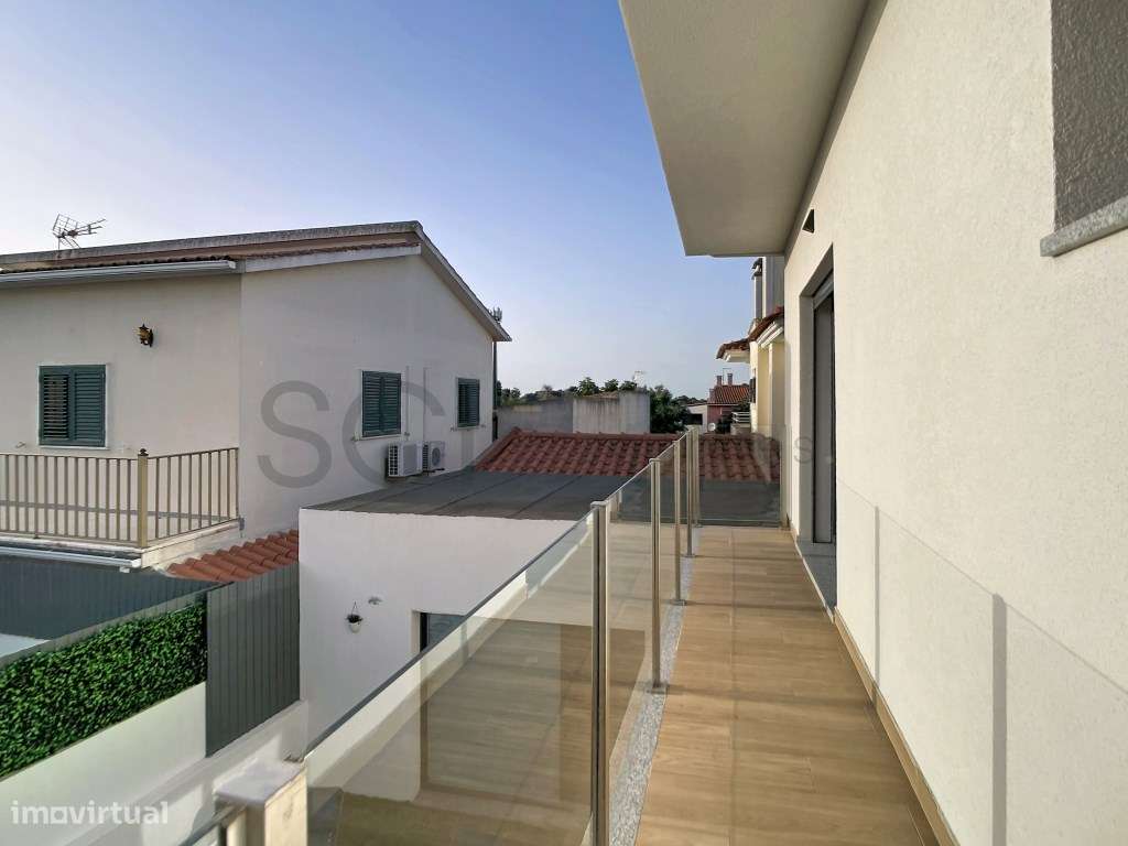 Moradia T3 Como Nova, com Garagem e Piscina em Fernão Ferro-56