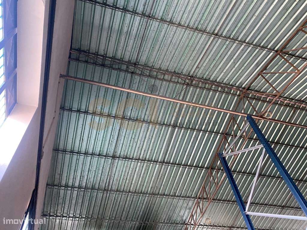 Armazém em Vila Nova de São Bento, com cerca de trezentos metros qu...-9