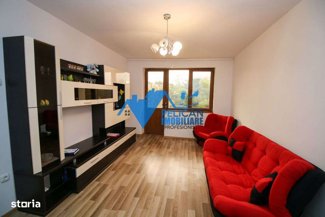 Vest, U-uri, 3 camere, decomandat, renovat-0