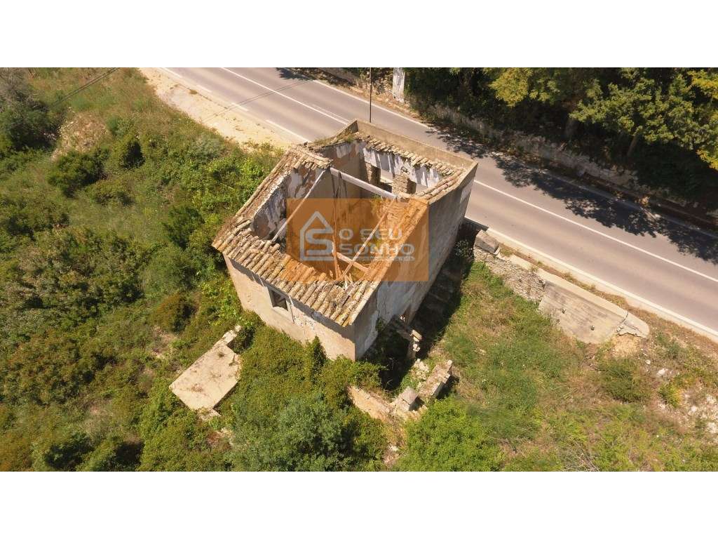 Terreno com Projecto Aprovado para Moradia T3 com Piscina-10