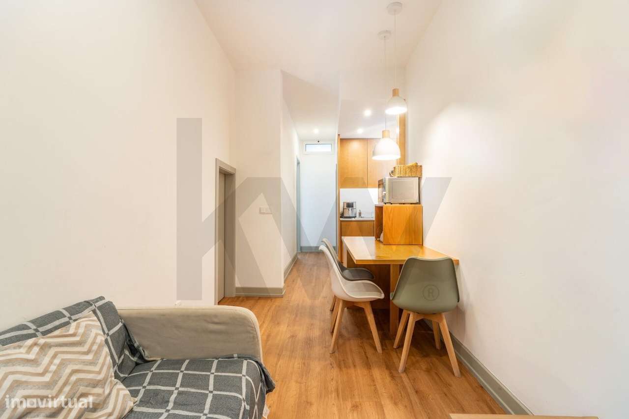 Oportunidade Única de Investimento ou Habitação!  T4 Remodelado na His - Grande imagem: 2/17