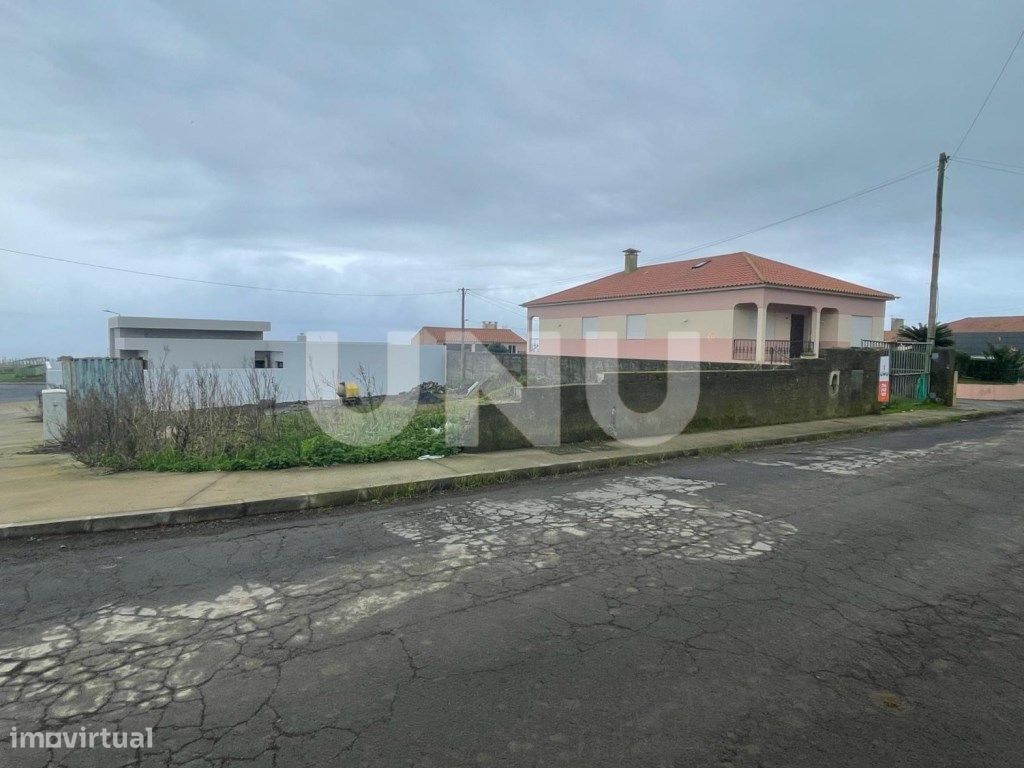 Lote de terreno urbano, situado nos Arrifes, Ponta Delgada