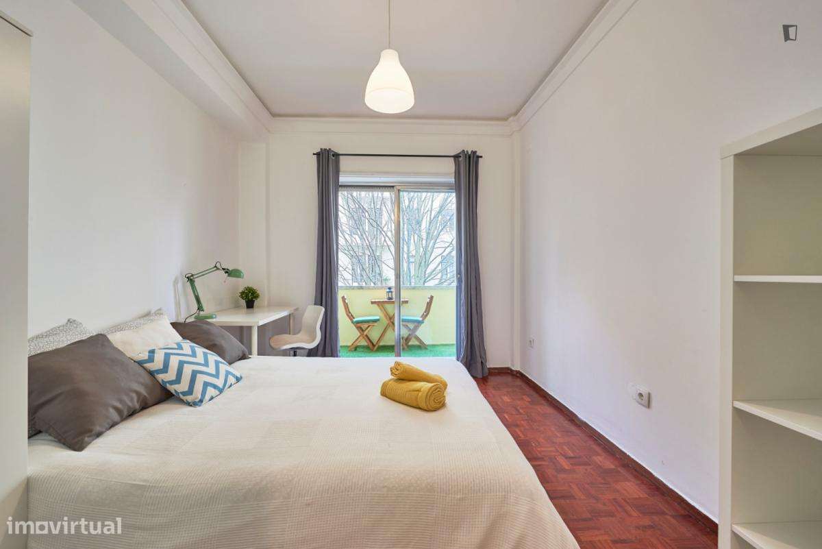 Quarto - localizado em Marquês de Pombal Lisbon - Grande imagem: 2/51