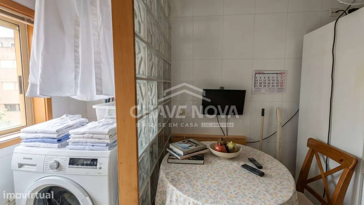 Apartamento T2 c/ Lugar de Garagem em Mafamude-10