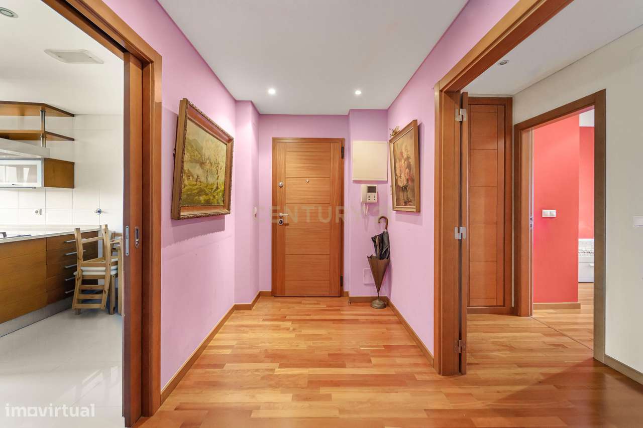 Apartamento T3 com Duas Frentes, Parqueamento e Arrecadação – Prior Ve - Grande imagem: 4/16