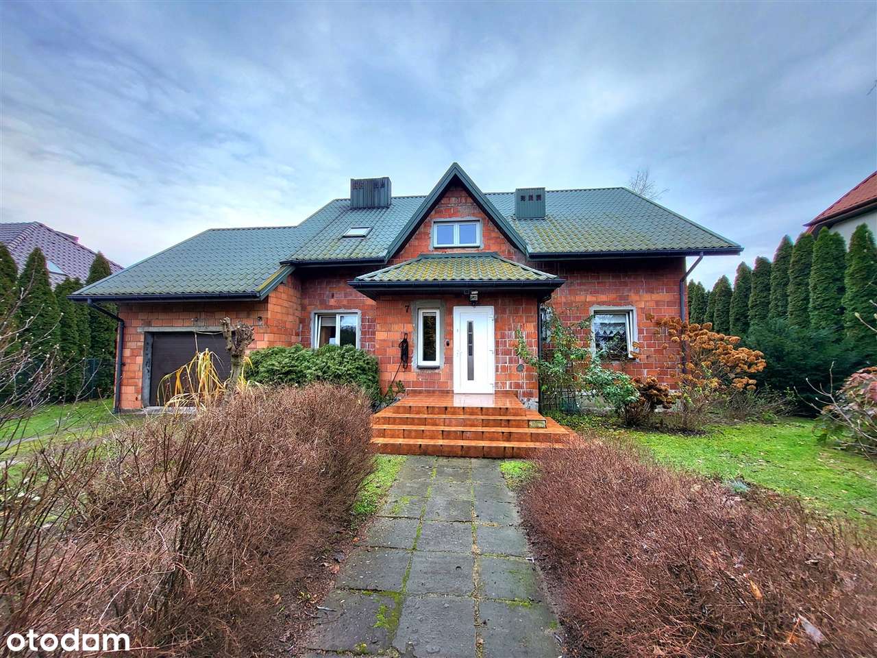 Dom  w doskonałej lokalizacji .-0