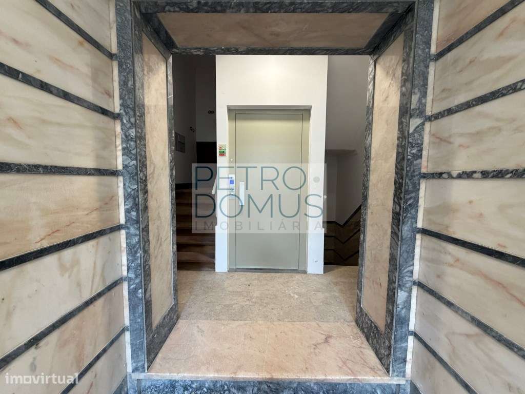 T2 TOTALMENTE REMODELADO EM CONDOMÍNIO COM PISCINA - PENHA DE FRANÇA-36