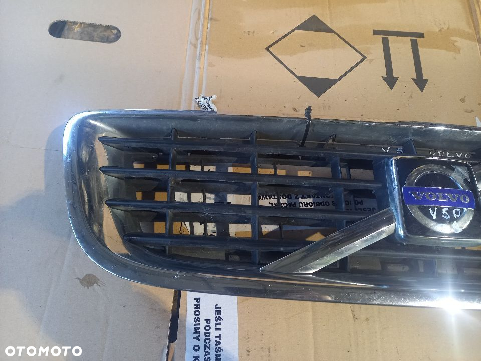 Atrapa grill plus kratka środkowa Volvo V50 06' 30744911  30744915 - 4