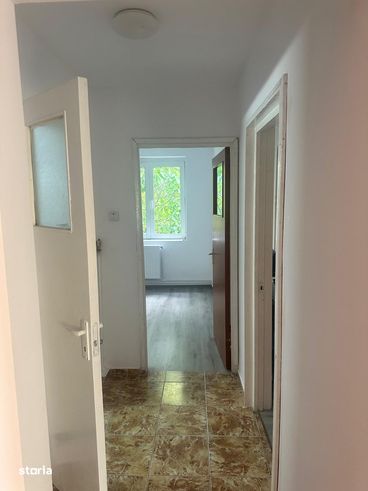 Apartament 3 camere, decomandat.Metrou Aparatori Patriei.-3