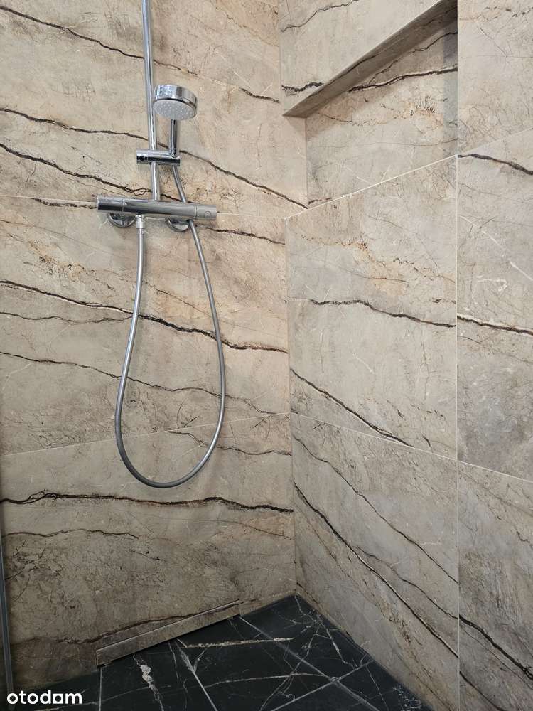 Lux Do życia lub pod wynajem, Lokum Porto Pojemne szafy, wygodne łóżko-5