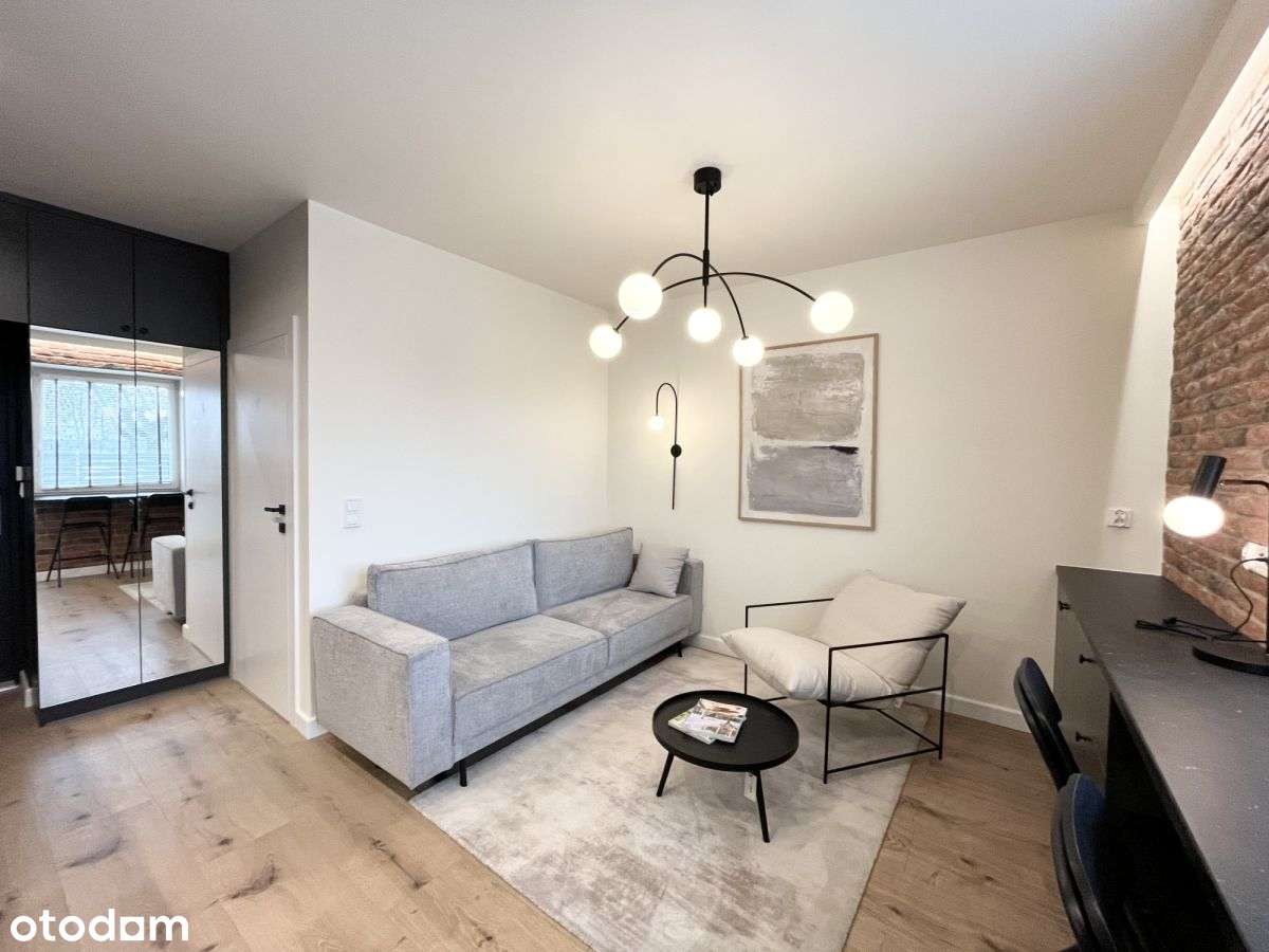 Wyjątkowa kawalerka z ogródkiem-0