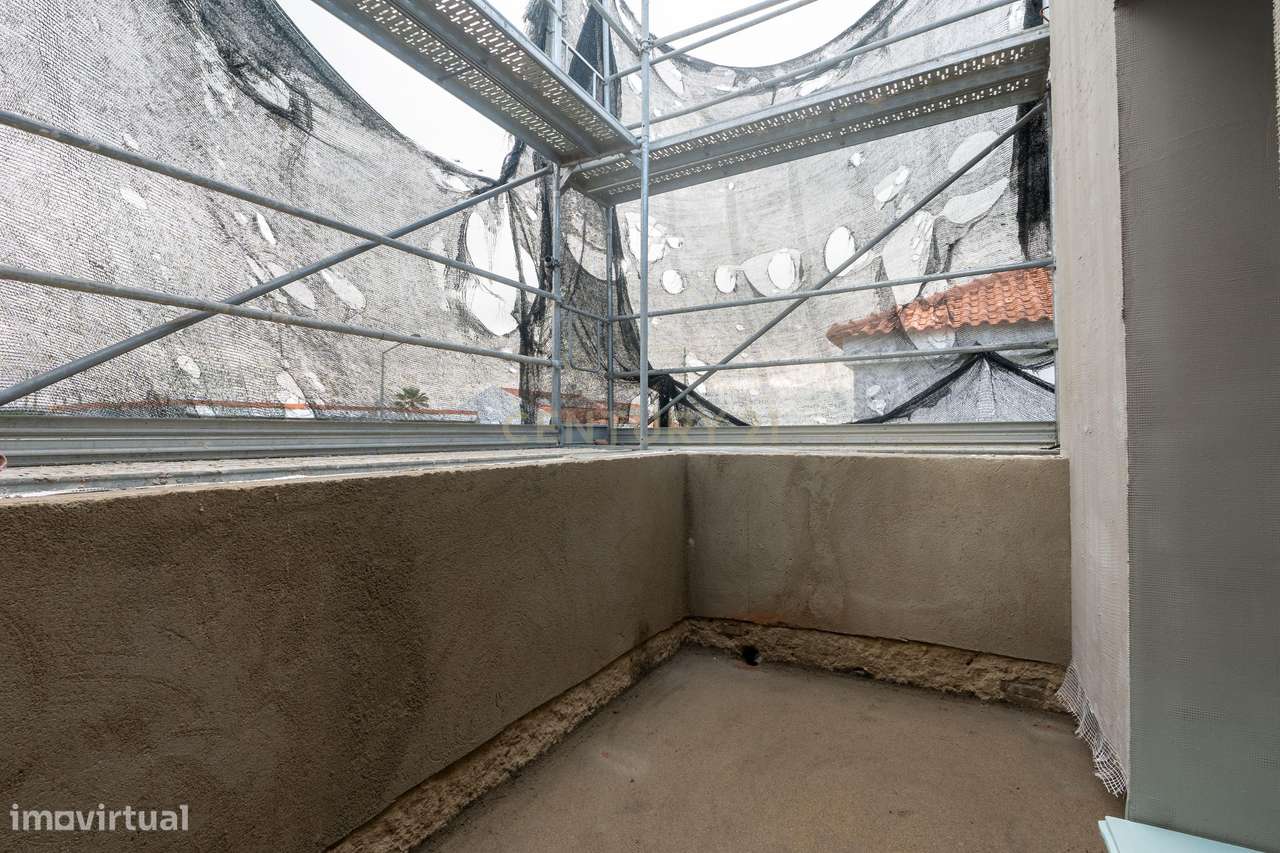 Moradia T4 contemporânea em Construção em Trajouce – São Domingos de R - Grande imagem: 5/33